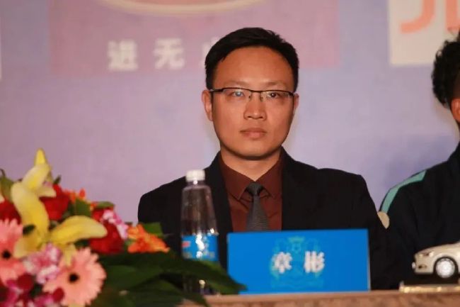 白丝美女照片