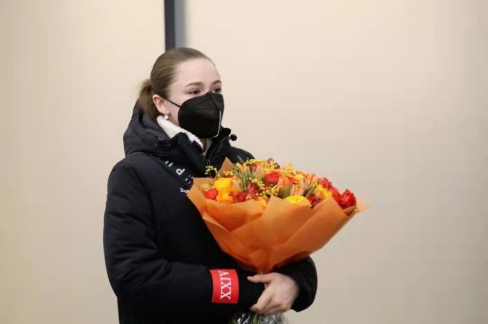 黄发的不伦女
